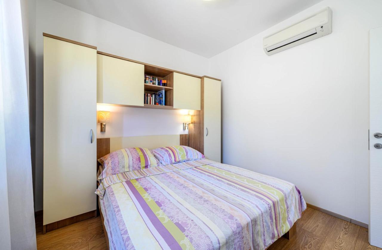 Sibenik Boats Apartment Raslina Exterior photo
